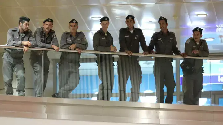 כוננות שוטרים בנמל התעופה בן גוריון לקראת המטס הפרו פלסטיני כוננות שוטרים בנמל התעופה בן גוריון לקראת המטס הפרו פלסטיני