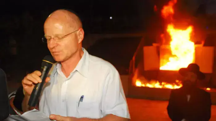 נעם שליט בהילולה של  הרב יעקב איפרגן  הרנטגן בנתיבות, תיקון שנה והדלקת הנרות המסורתית, יולי 2011