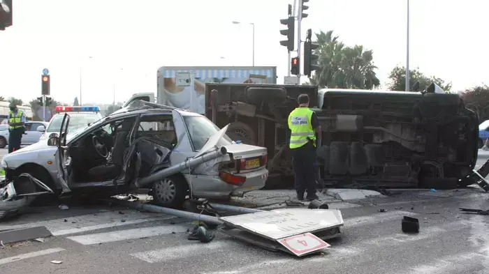 תאונת דרכים בבנימינה בה נהרג אדם ונפצעו ארבעה אנשים נוספים, יולי 2011 תאונת דרכים בבנימינה בה נהרג אדם ונפצעו ארבעה אנשים נוספים, יולי 2011