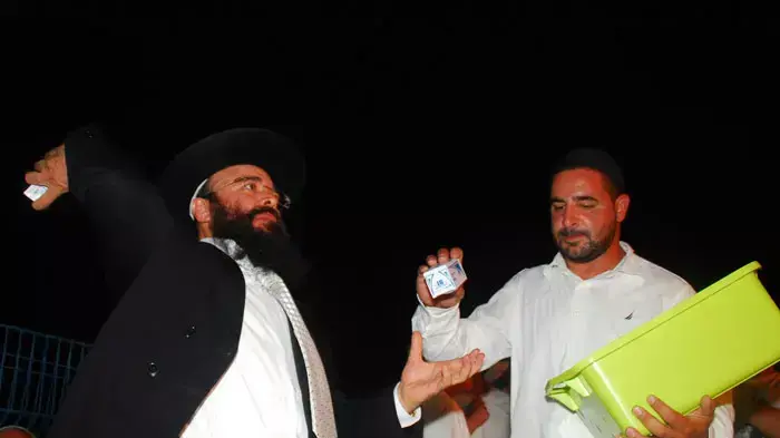 הילולת הרב יעקב איפרגן  הרנטגן בנתיבות, תיקון שנה והדלקת הנרות המסורתית, יולי 2011