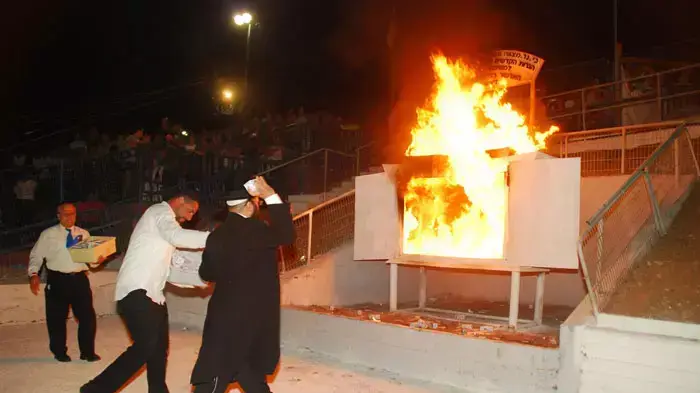 הילולת הרב יעקב איפרגן  הרנטגן בנתיבות, תיקון שנה והדלקת הנרות המסורתית, יולי 2011
