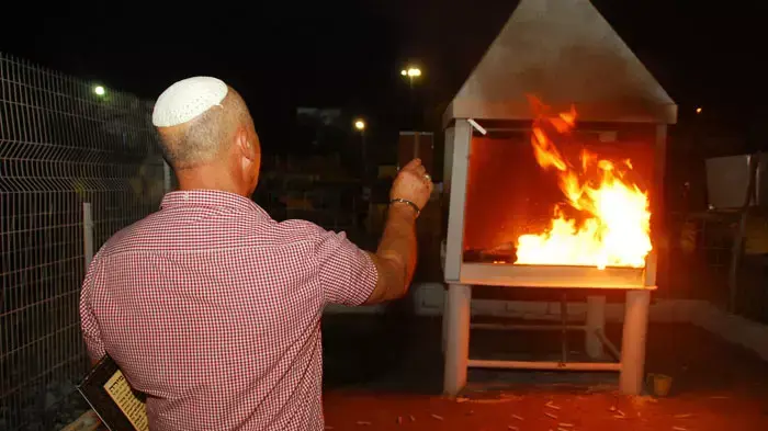 הילולת הרב יעקב איפרגן  הרנטגן בנתיבות, תיקון שנה והדלקת הנרות המסורתית, יולי 2011