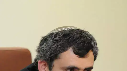 זאב אלקין יוזם חוק החרם לקראת ההצבעה במליאת הכנסת על החוק, יולי 2011