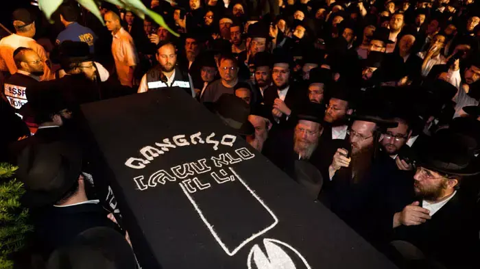 הלוויית הילד החרדי לייב קליצקי בברוקלין הלוויית הילד החרדי לייב קליצקי בברוקלין