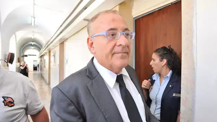 עורך הדין, בני נהרי