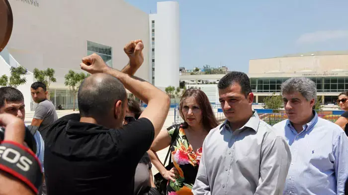 ועדת הכלכלה בכיכר הבימה במחאה נגד עלות הדיור, יולי 2011 ועדת הכלכלה בכיכר הבימה במחאה נגד עלות הדיור, יולי 2011