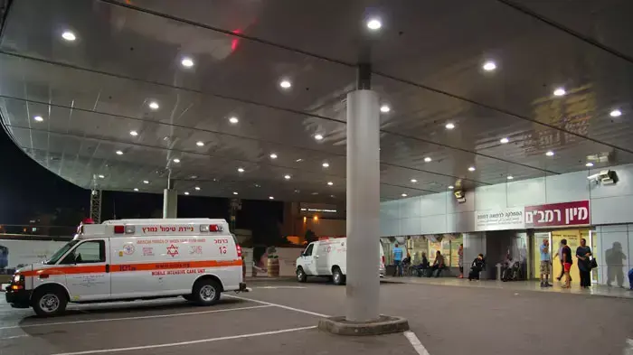 חייל גבעתי שנפצע במהלך אימון בגולן מירי בגבו הגיע לבית החולים רמב"ם, יולי 2011