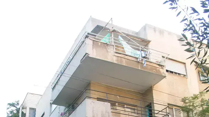 הבית ברחוק "ויטק 9" מהסדרה "קרובים קרובים" הבית ברחוק "ויטק 9" מהסדרה "קרובים קרובים"