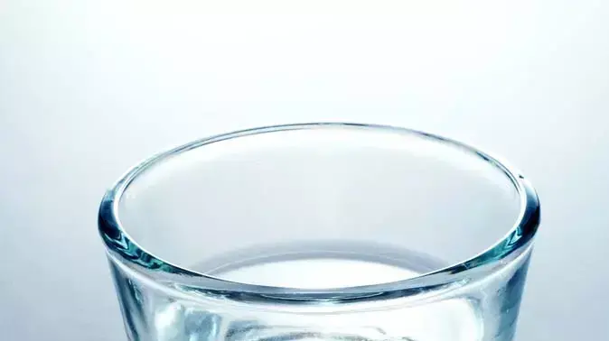 סיפור בדקה כוס מים ביום סיפור בדקה כוס מים ביום