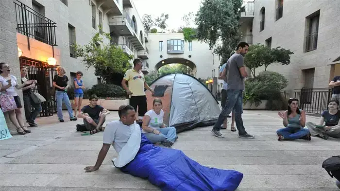 הפגנה במחאה על מצוקת הדיור בירושלים, התבצרות מפגינים בממילא, 20.7.2011