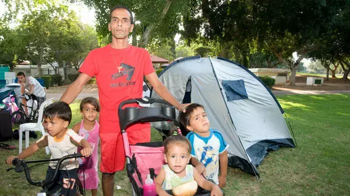 עצמון ג'מיל מחאת הדיור בשכונת התקווה, יולי 2011 עצמון ג'מיל מחאת הדיור בשכונת התקווה, יולי 2011