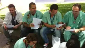 מתמחים באסף הרופא חותמים על מכתבי התפטרות, יולי 2011