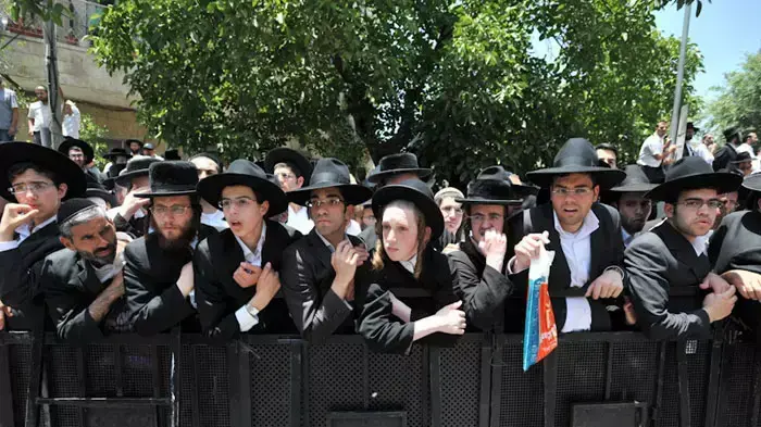 אלפים מלווים את הרב אלעזר אבוחצירא למנוחות אלפים מלווים את הרב אלעזר אבוחצירא למנוחות