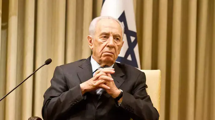 נשיא המדינה, שמעון פרס בפגישה עם יו"ר ההסתדרות הרפואית לאוניד אידלמן על מחאת הרופאים, יולי 2011 נשיא המדינה, שמעון פרס בפגישה עם יו"ר ההסתדרות הרפואית לאוניד אידלמן על מחאת הרופאים, יולי 2011