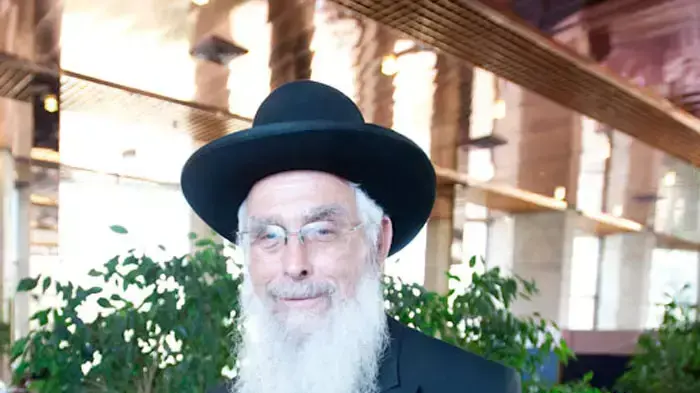 רב שיח עם הרב הראשי של רמת גן הרב יעקב אריאל, יולי 2011 רב שיח עם הרב הראשי של רמת גן הרב יעקב אריאל, יולי 2011