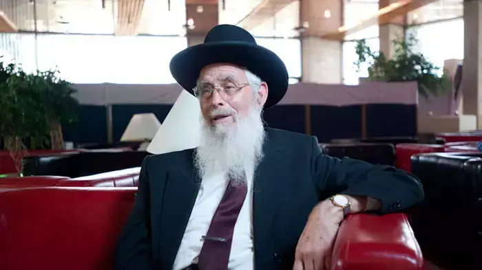 רב שיח עם הרב הראשי של רמת גן הרב יעקב אריאל, יולי 2011 רב שיח עם הרב הראשי של רמת גן הרב יעקב אריאל, יולי 2011
