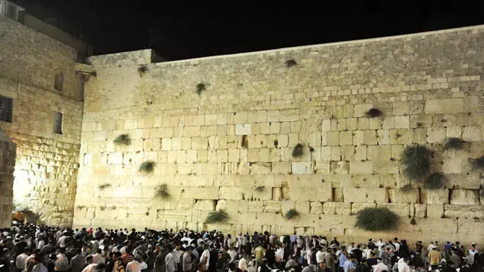 תפילות בכותל לרגל תשעה באב תפילות בכותל לרגל תשעה באב