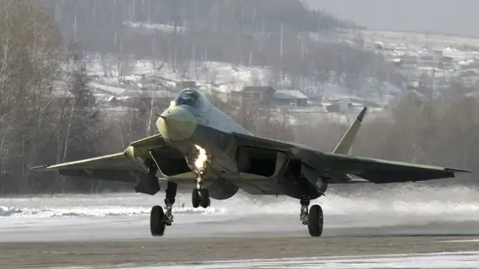 מטוס קרב רוסי מדגם T-50, מוסקבה, אוגוסט 2011 מטוס קרב רוסי מדגם T-50, מוסקבה, אוגוסט 2011