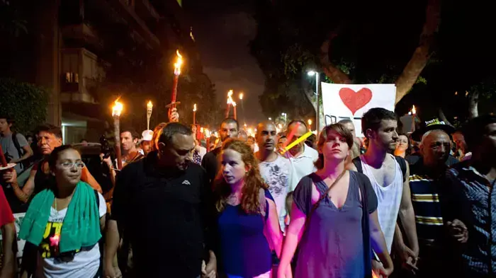 צעדה שקטה של מחאת האוהלים בתל אביב, אוגוסט 2011 צעדה שקטה של מחאת האוהלים בתל אביב, אוגוסט 2011
