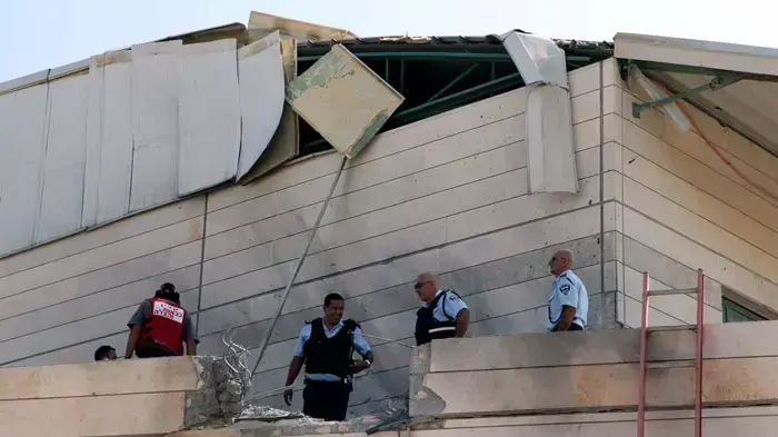 רקטת גראד פגעה ישירות במבנה בית ספר יסודי בבאר שבע, אוגוסט 2011 רקטת גראד פגעה ישירות במבנה בית ספר יסודי בבאר שבע, אוגוסט 2011
