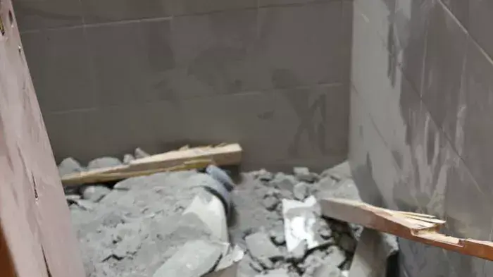 רקטת גראד פגעה ישירות במבנה בית ספר יסודי בבאר שבע, אוגוסט 2011 רקטת גראד פגעה ישירות במבנה בית ספר יסודי בבאר שבע, אוגוסט 2011