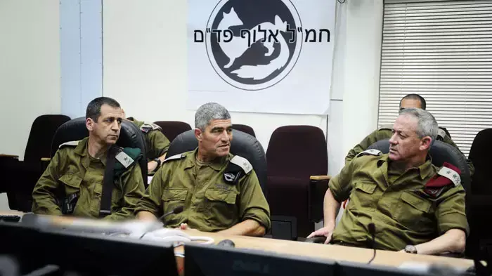 ביקור הרמטכ"ל בני גנץ בפיקוד דרום, אוגוסט 2011 ביקור הרמטכ"ל בני גנץ בפיקוד דרום, אוגוסט 2011