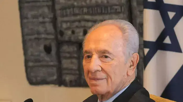 נשיא המדינה שמעון פרס נפגש עם 25 חברי קונגרס רפובליקנים מארצות הברית בראשות אריק קנטור, מנהיג הרוב בבית הנבחרים, אוגוסט 2011