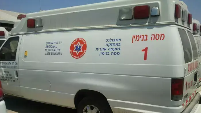 מד"א יורידו את סמל מגן דוד אדום מאמבולנסים ביהודה ושומרון, אמבולנס שסומן מחדש, אוגוסט 2011