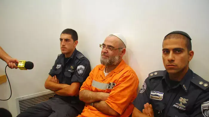 אשר דהאן, חשוד ברצח הרב אלעזר אבוחצירא בהגשת כתב האישום, אוגוסט 2011 אשר דהאן, חשוד ברצח הרב אלעזר אבוחצירא בהגשת כתב האישום, אוגוסט 2011