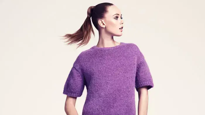 חולצת סריג קצרה של H&M  מחיר: 179 שקלים 