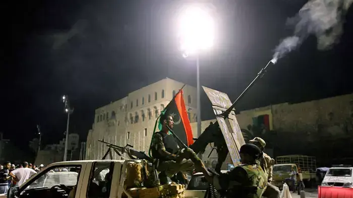 חגיגות ניצחון של המורדים, כיכר החללים (הכיכר הירוקה) טריפולי, לוב, 23 באוגוסט 2011 חגיגות ניצחון של המורדים, כיכר החללים (הכיכר הירוקה) טריפולי, לוב, 23 באוגוסט 2011
