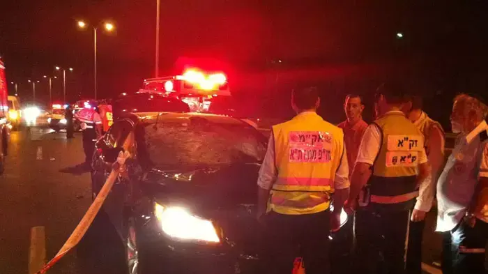 בן 62 שיצא מרכבו בכביש מספר 4 נפגע מרכב חולף ונהרג במקום