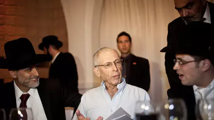 בני ברוך בחתונת ביתו של אלי ישי בבנייני האומה, ירושלים, אוגוסט 2011 בני ברוך בחתונת ביתו של אלי ישי בבנייני האומה, ירושלים, אוגוסט 2011