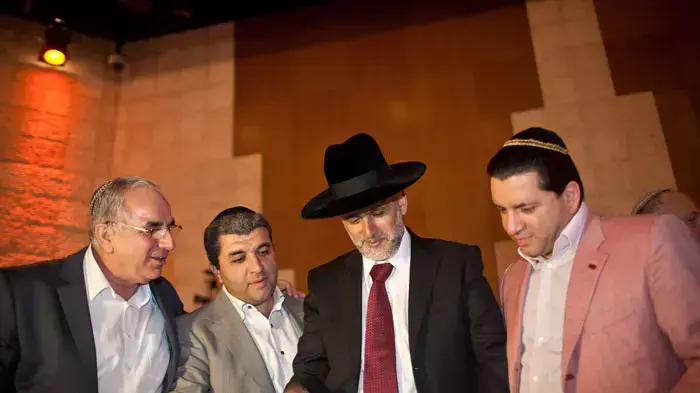 אלי ישי בחותנת ביתו בבנייני האומה, ירושלים, אוגוסט 2011 אלי ישי בחותנת ביתו בבנייני האומה, ירושלים, אוגוסט 2011