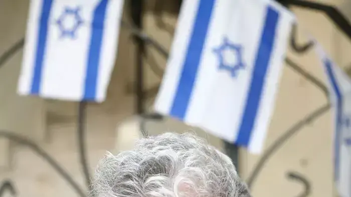 זאב רז, טייס בחיל האוויר, השתתף במבצע אופרה פיצוץ הכור הגרעיני בעירק זאב רז, טייס בחיל האוויר, השתתף במבצע אופרה פיצוץ הכור הגרעיני בעירק