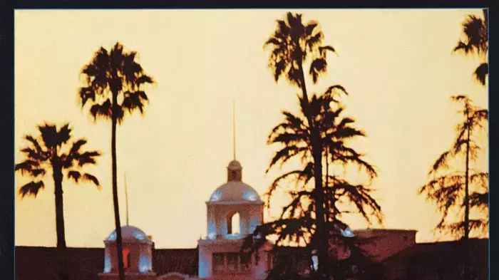 עטיפת האלבום " HOTEL CALIFORNIA" של האיגלס עטיפת האלבום " HOTEL CALIFORNIA" של האיגלס