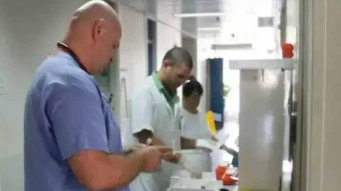 מתמחים   רופאים   בני ציון   חיפה    בית חולים   רוני אוליבר   אפרת וולפוביץ'   שביתת הרופאים   מכתבי התפטרות