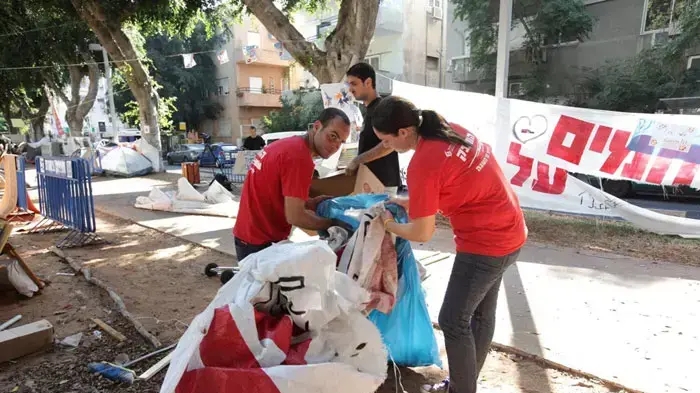 פירוק מאהל המחאה בשדרות רוטשילד תל אביב, אוגוסט 2011