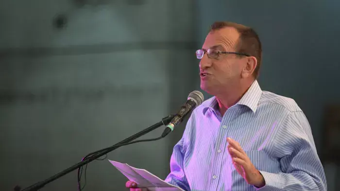 ראש עיריית תל אביב רון חולדאי בהנחת אבן פינה של בית משפט המחוזי החדש בתל אביב, אוגוסט 2011