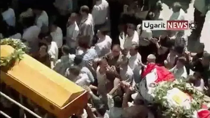 הלוויה של אחד מהרוגי ההפגנות נגד השלטון, פרבר של דמשק, סוריה, מתוך סרטון שהועלה לרשת, 3 בספטמבר 2011