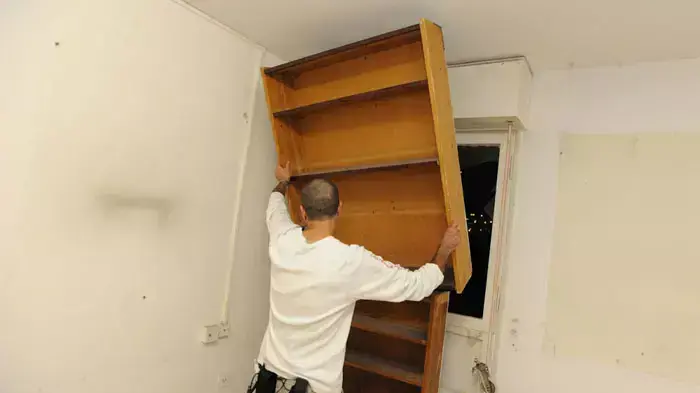 משפחות שפלשו לבניין בירושלים מתבצרות לקראת פינויו הצפוי משפחות שפלשו לבניין בירושלים מתבצרות לקראת פינויו הצפוי