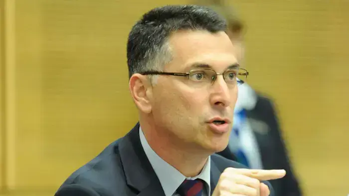 גדעון סער שר החינוך בוועדת החינוך בכנסת ירושלים, ספטמבר 2011