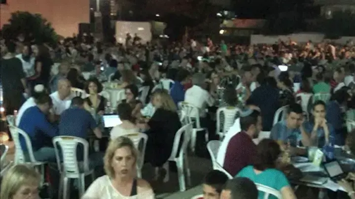 פעילי המחאה התכנסו ברחבי הארץ לדיונים סביב "השולחן העגול"