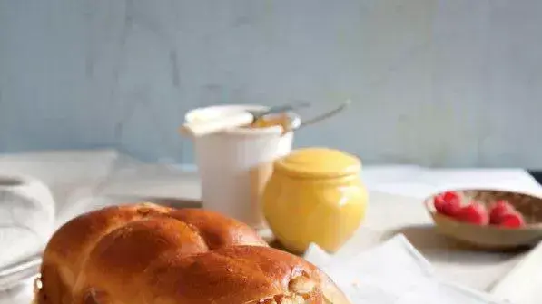 חלה מתוקה עם צימוקים