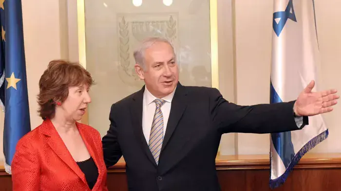 ראש הממשלה נתניהו עם קתרין אשטון בפגישה עם הנציבה העליונה לחוץ וביטחון של האיחוד האירופי, ספטמבר 2011