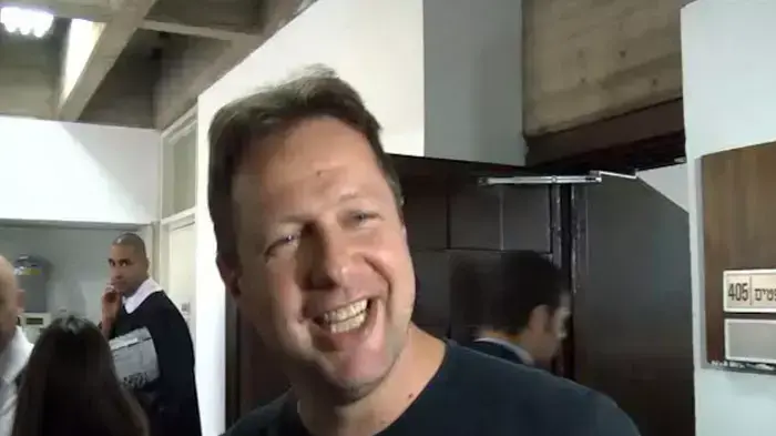 שנות מאסר לאלי רייפמן שהורשע בזיוף מסמכים שנות מאסר לאלי רייפמן שהורשע בזיוף מסמכים