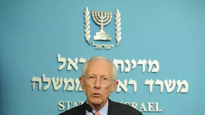 נגיד בנק ישראל סטנלי פישר במסיבת עיתונאים לאחר קבלת ההמלצות של הועדה לבחינת ריכוזיות במשק, ספטמבר 20111 נגיד בנק ישראל סטנלי פישר במסיבת עיתונאים לאחר קבלת ההמלצות של הועדה לבחינת ריכוזיות במשק, ספטמבר 20111