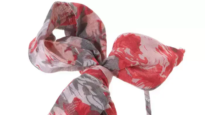 קשת במראה של סרט שקשור ברישול של רשת Accessorize London   מחיר: 45 שקלים 