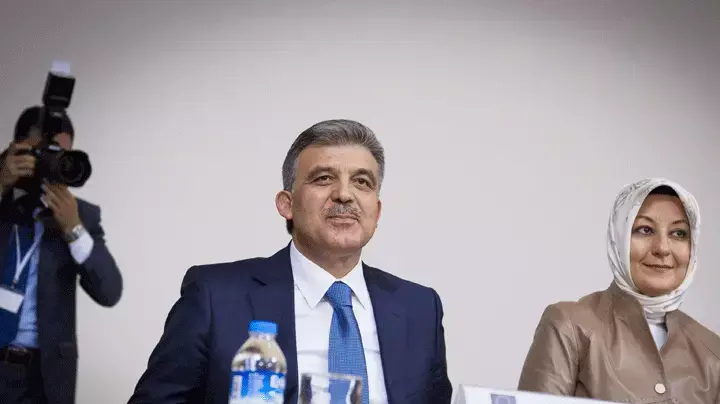 נשיא טורקיה עבדוללה גול ורעייתו באוניברסיטת הומבולדט בברלין נשיא טורקיה עבדוללה גול ורעייתו באוניברסיטת הומבולדט בברלין