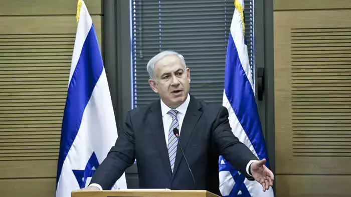 ראש הממשלה בנימין נתניהו בהרמת כוסית של חברי סיעת הליכוד, ספטמבר 2011 ראש הממשלה בנימין נתניהו בהרמת כוסית של חברי סיעת הליכוד, ספטמבר 2011